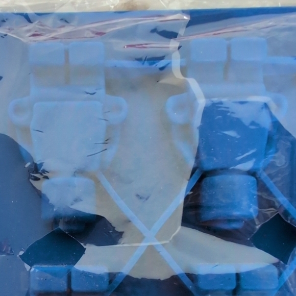 NIB Mini Fig and Bricks Candy Molds - Picture 5 of 8